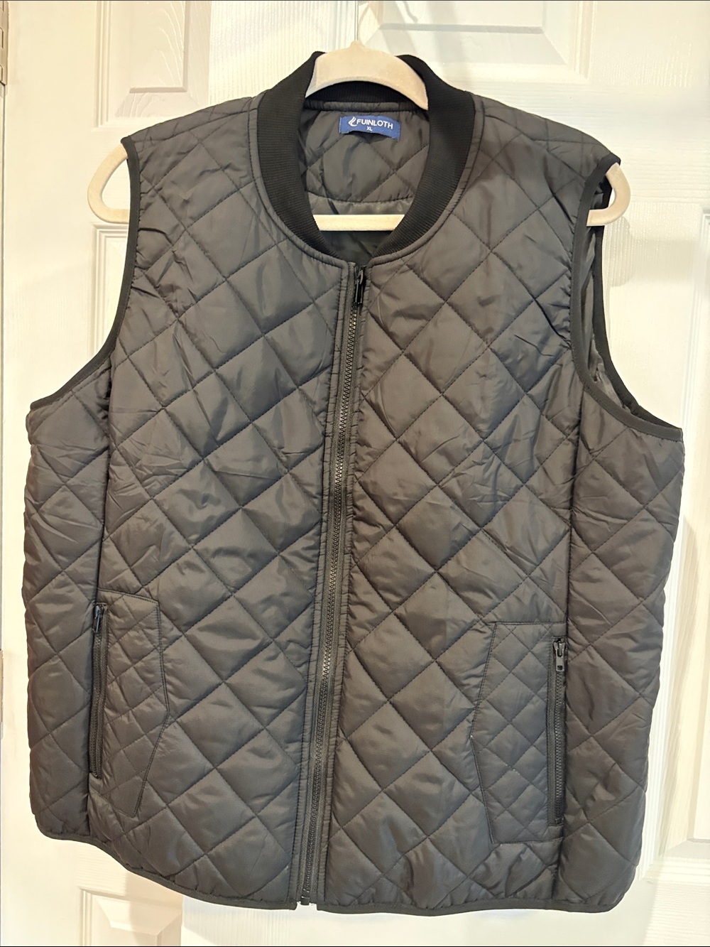 Fuinloth Quilted Black Men’s Vest with Zip Pockets